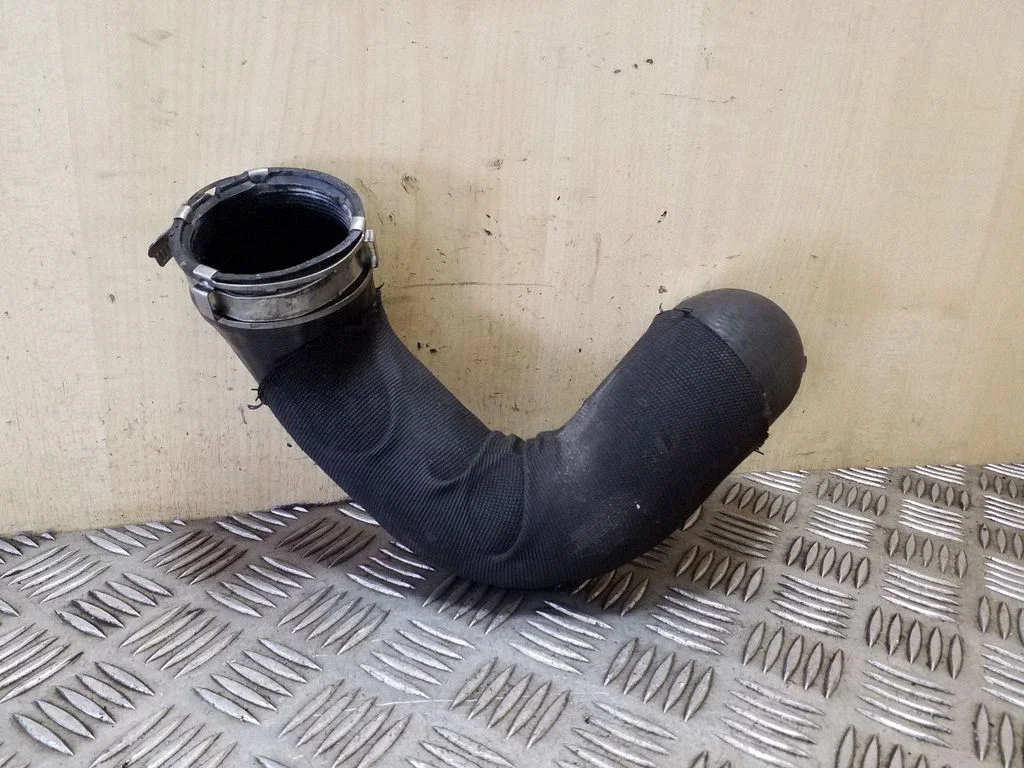 Intercooler hose/pipe 4F0145737G