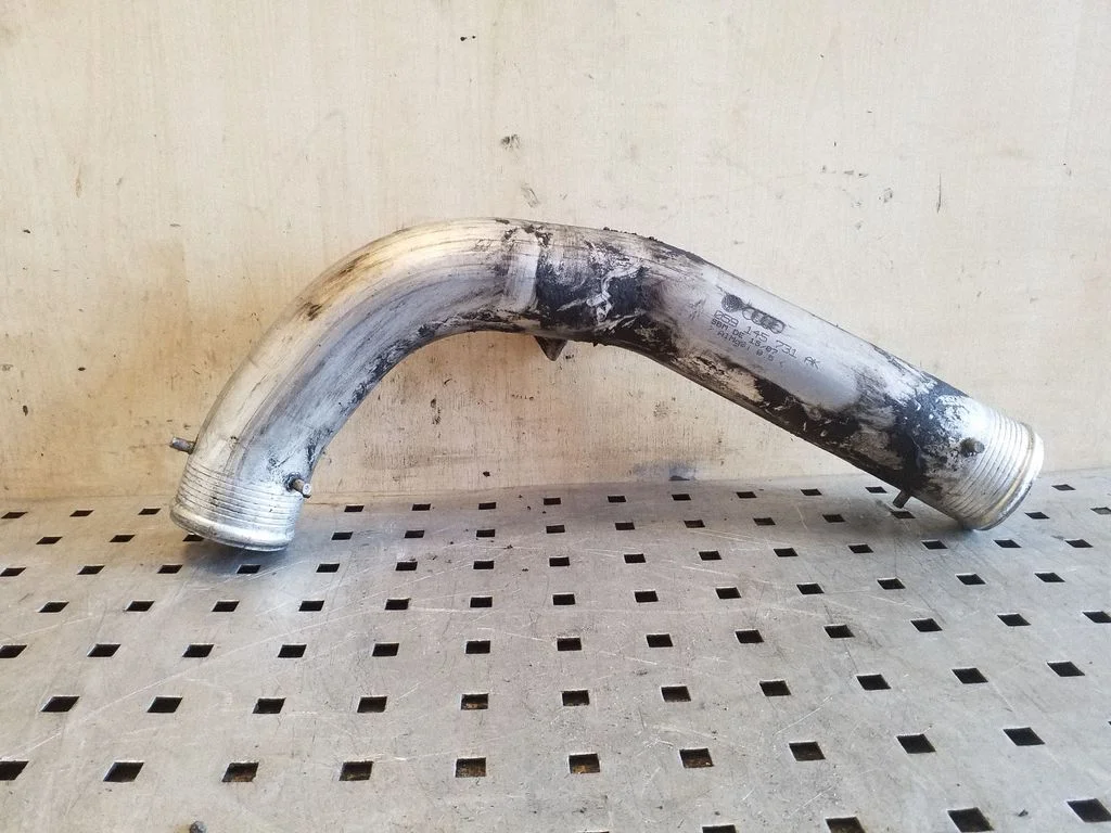 Wąż / rura intercoolera 059145731AK