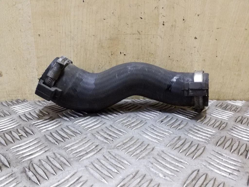 Intercooler hose/pipe