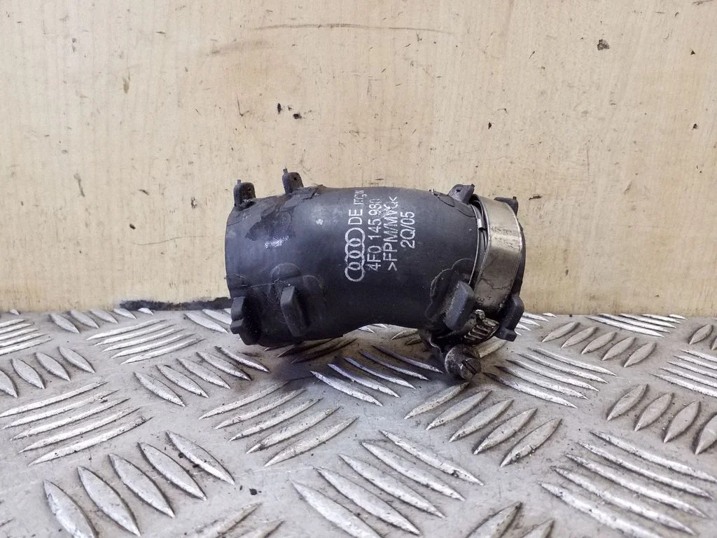Wąż / rura intercoolera 4F0145980