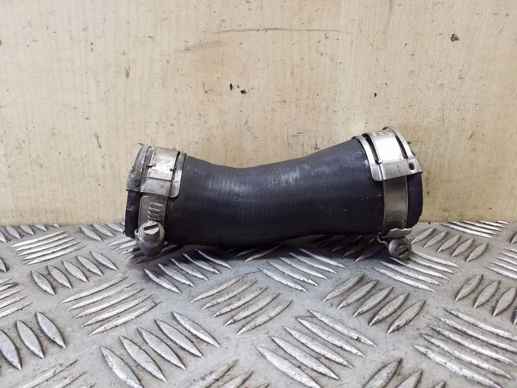 Wąż / rura intercoolera 4F0145944G