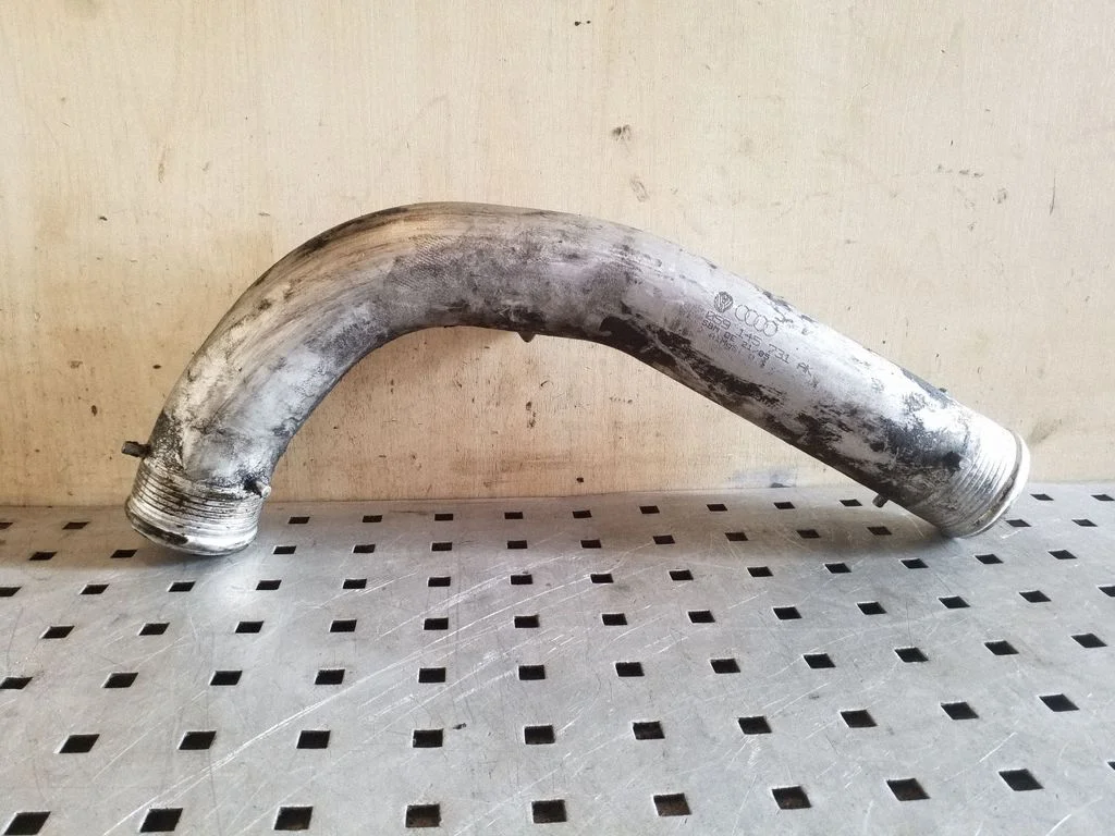 Wąż / rura intercoolera 059145731AK