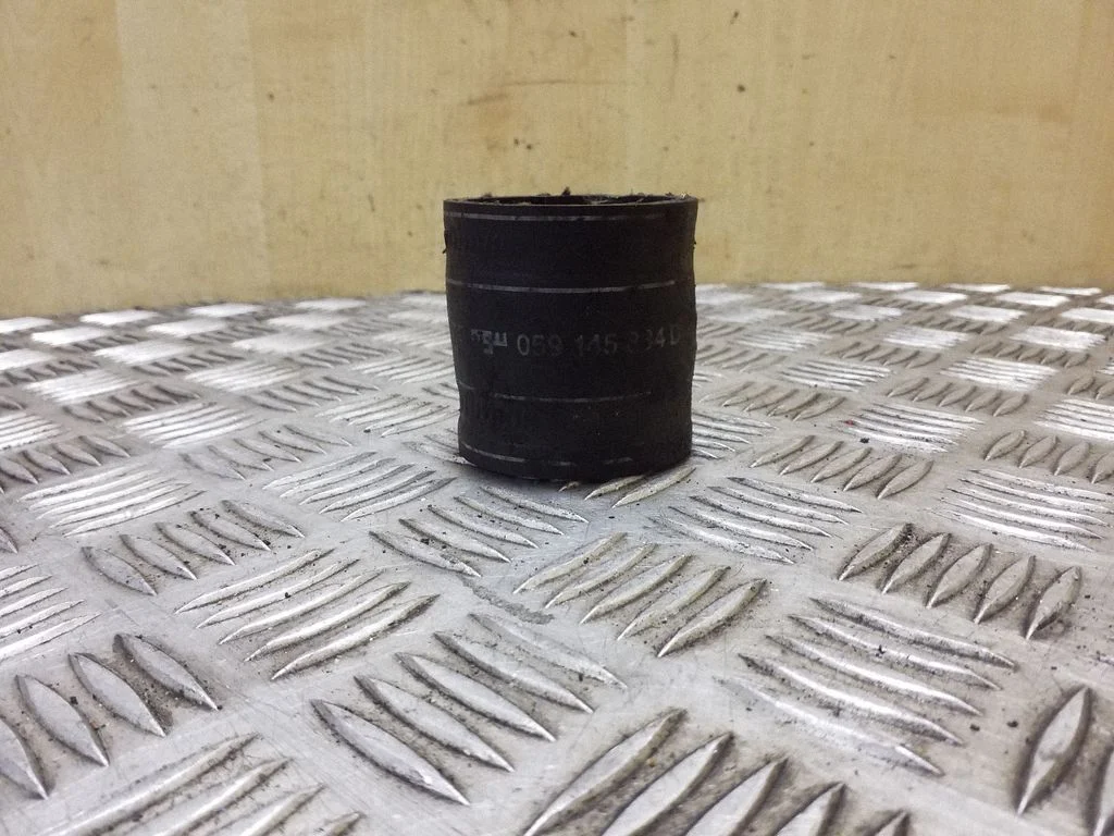 Intercooler hose/pipe 059145834D