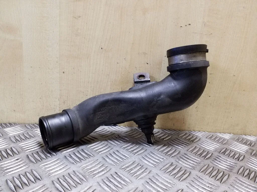 Intercooler hose/pipe 173620R030