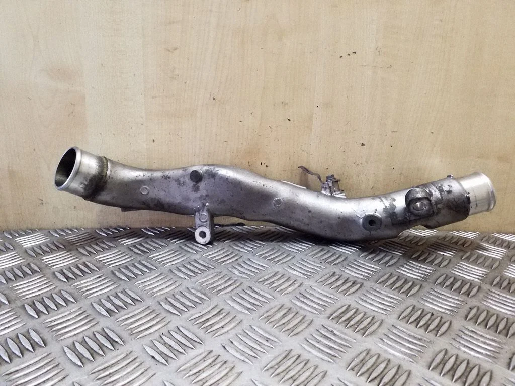 Intercooler hose/pipe
