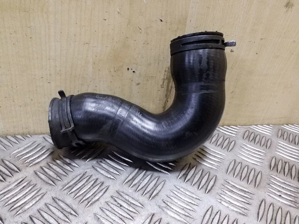 Wąż / rura intercoolera 1J0145838B