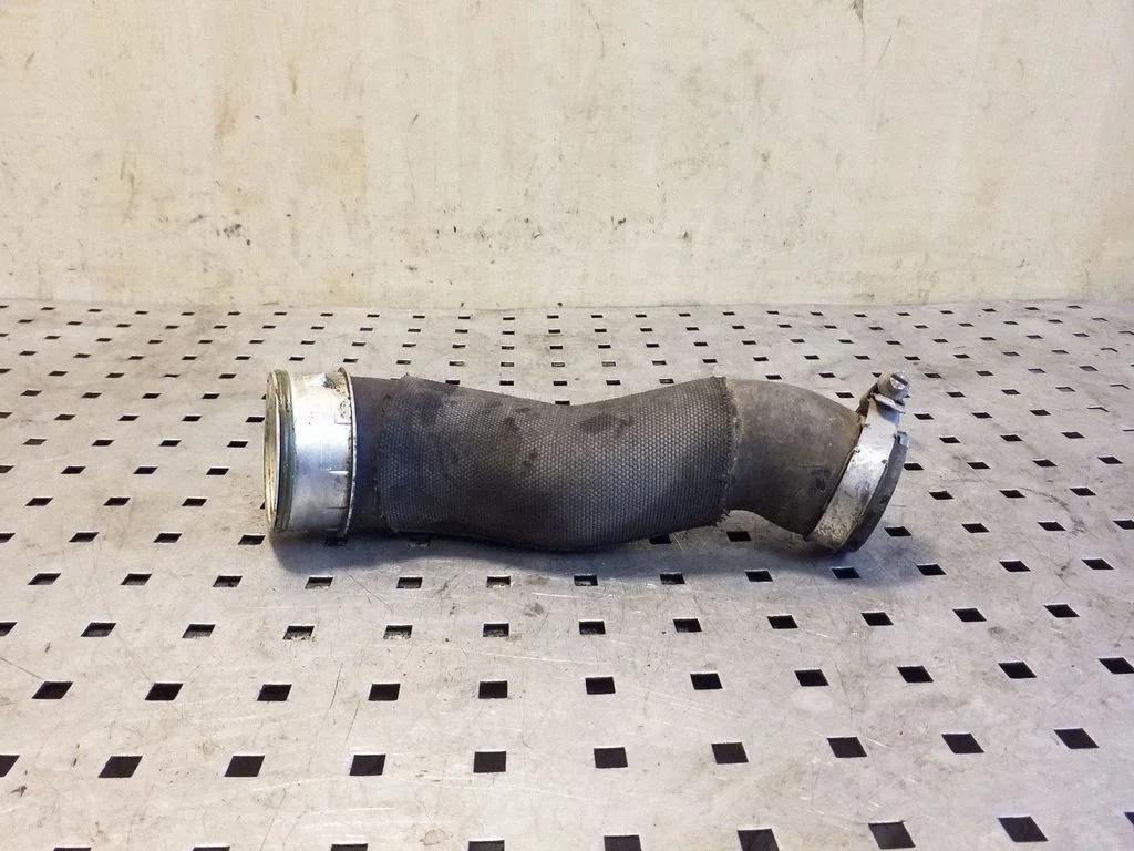 Intercooler hose/pipe