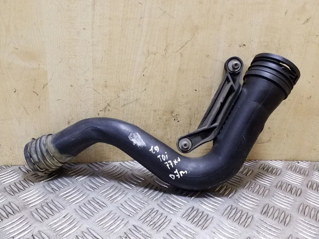Intercooler hose/pipe 1K0145762CK