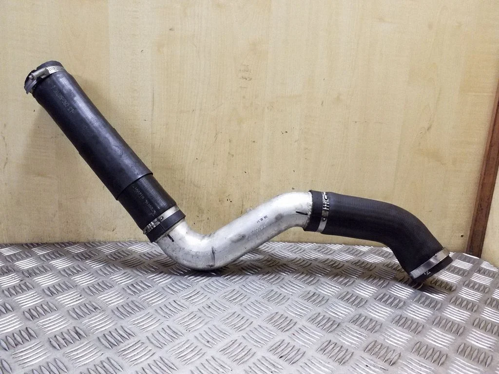 Intercooler hose/pipe