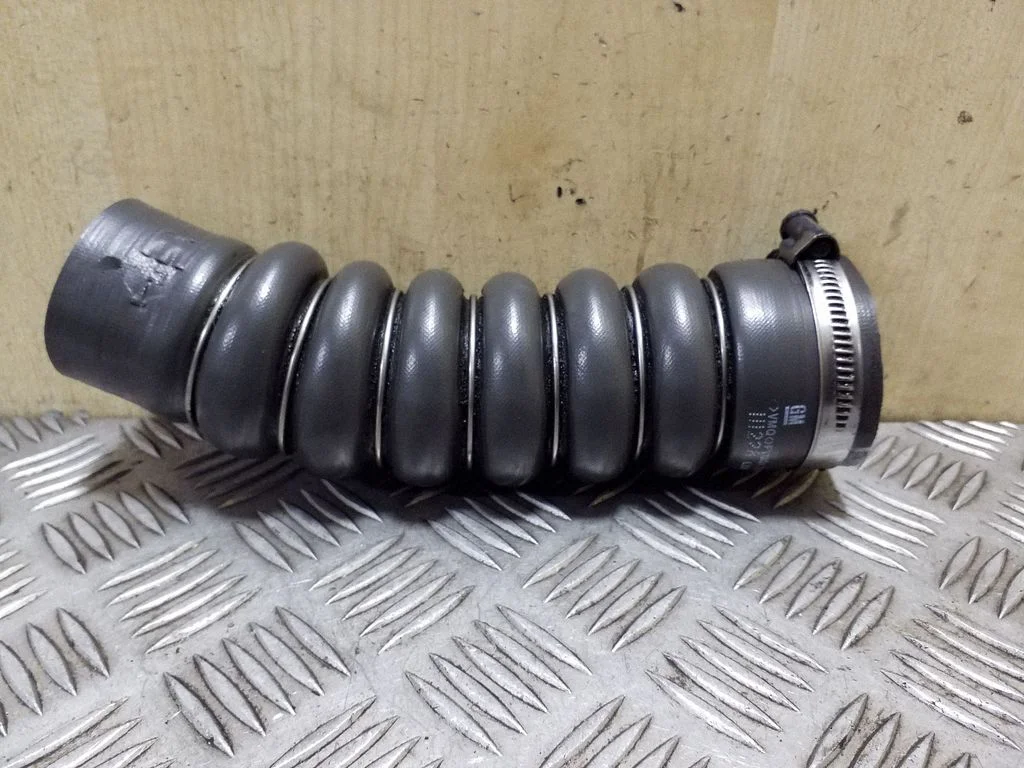 Intercooler hose/pipe