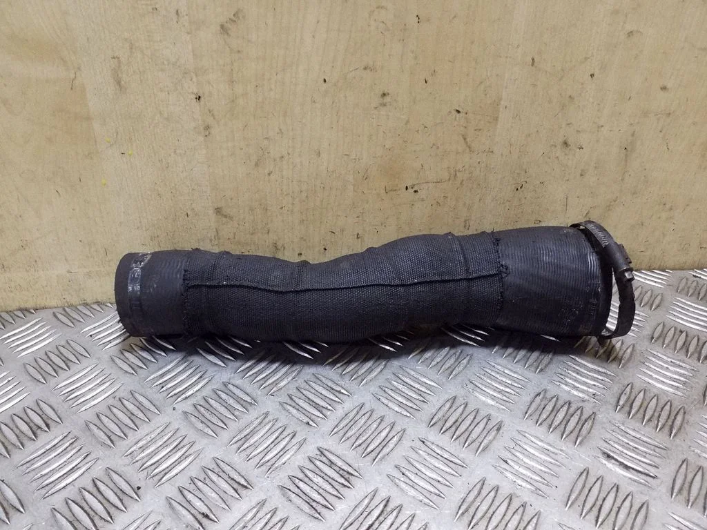 Intercooler hose/pipe