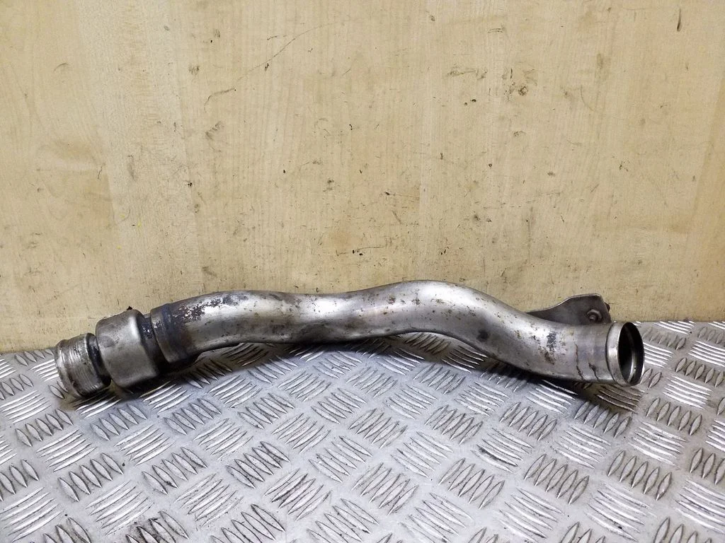 Intercooler hose/pipe