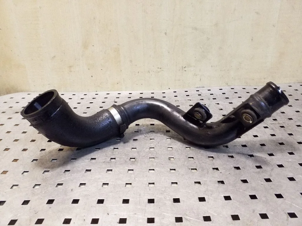 Intercooler hose/pipe
