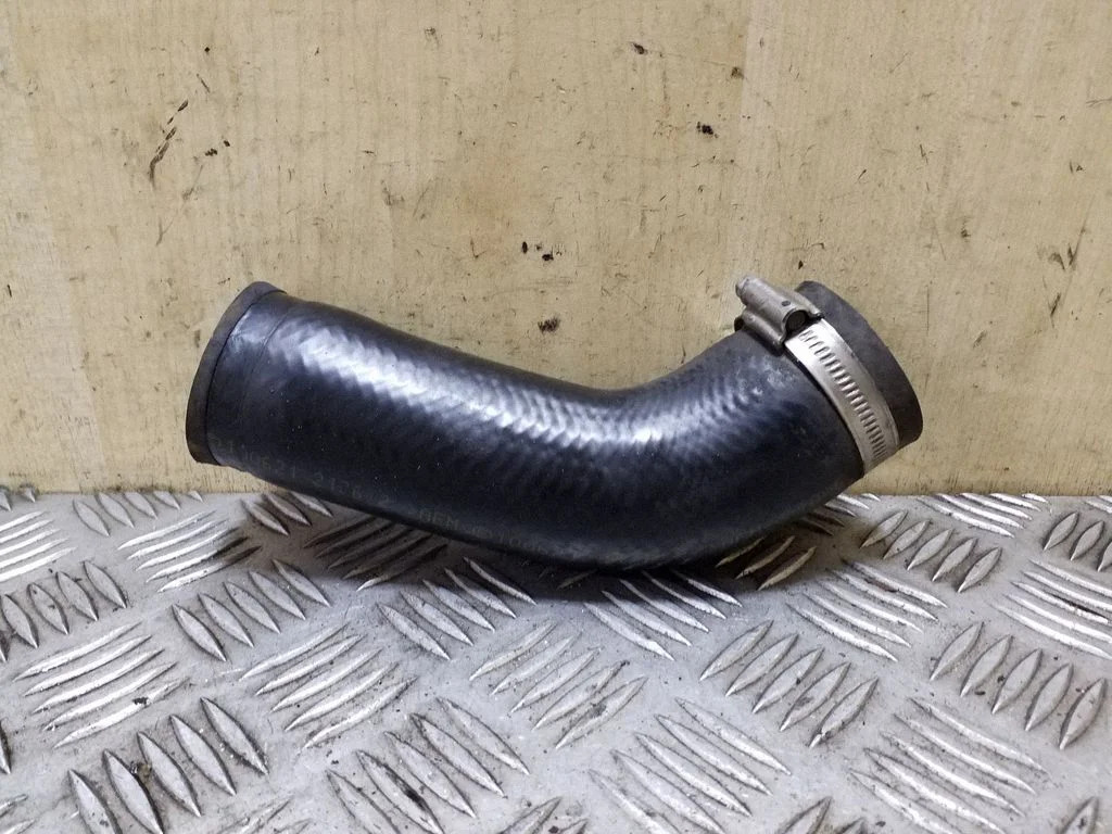 Intercooler hose/pipe