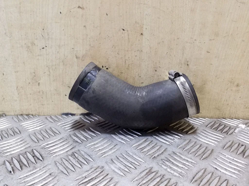 Intercooler hose/pipe