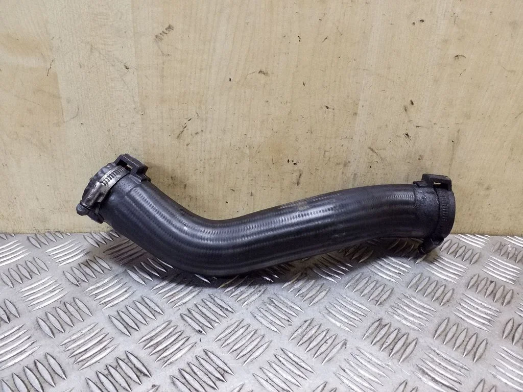 Intercooler hose/pipe