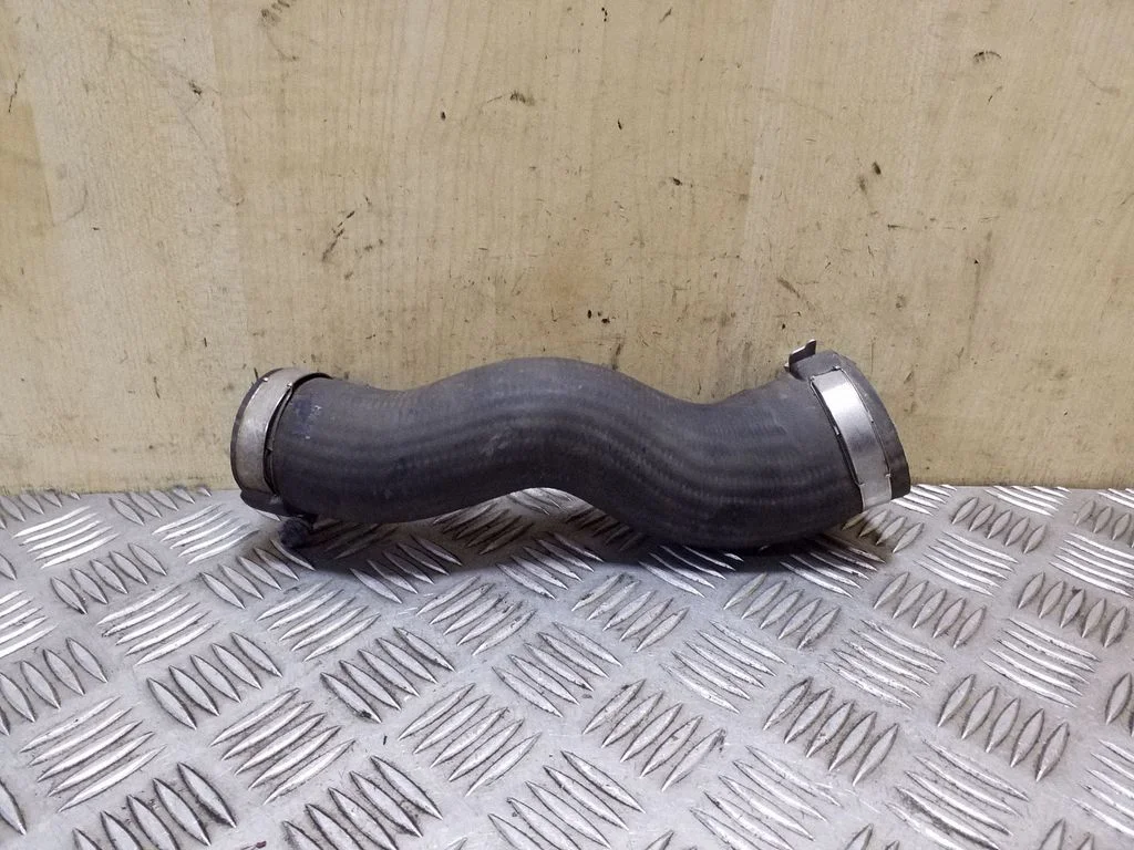 Intercooler hose/pipe