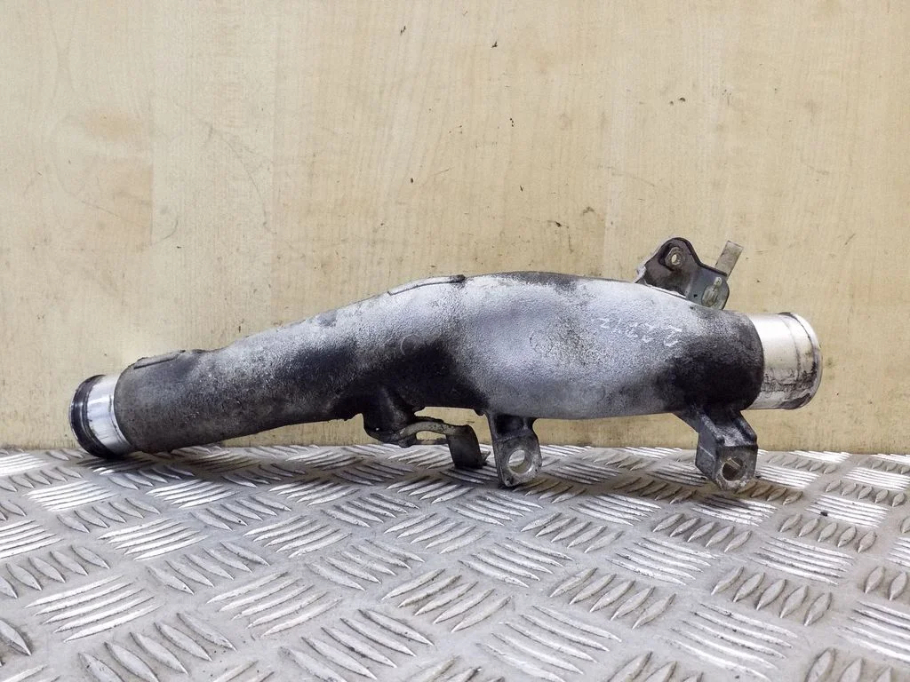 Intercooler hose/pipe