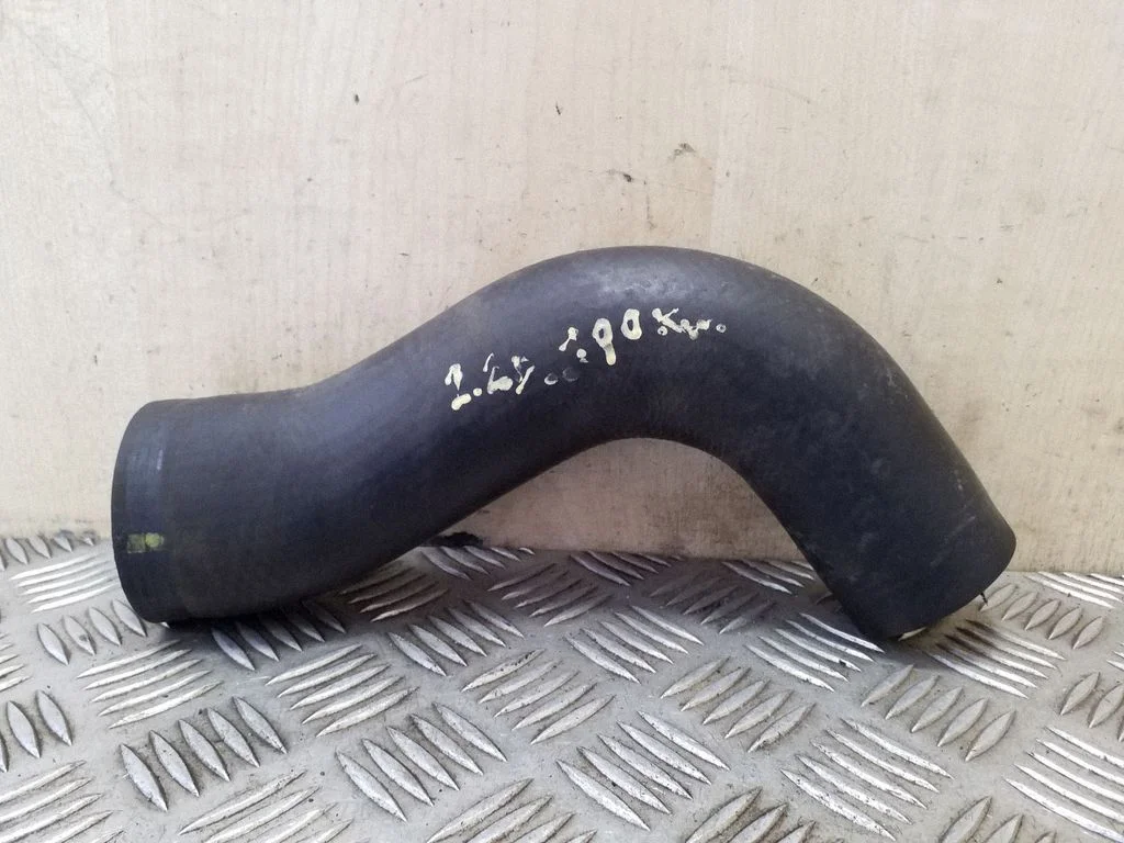 Intercooler hose/pipe