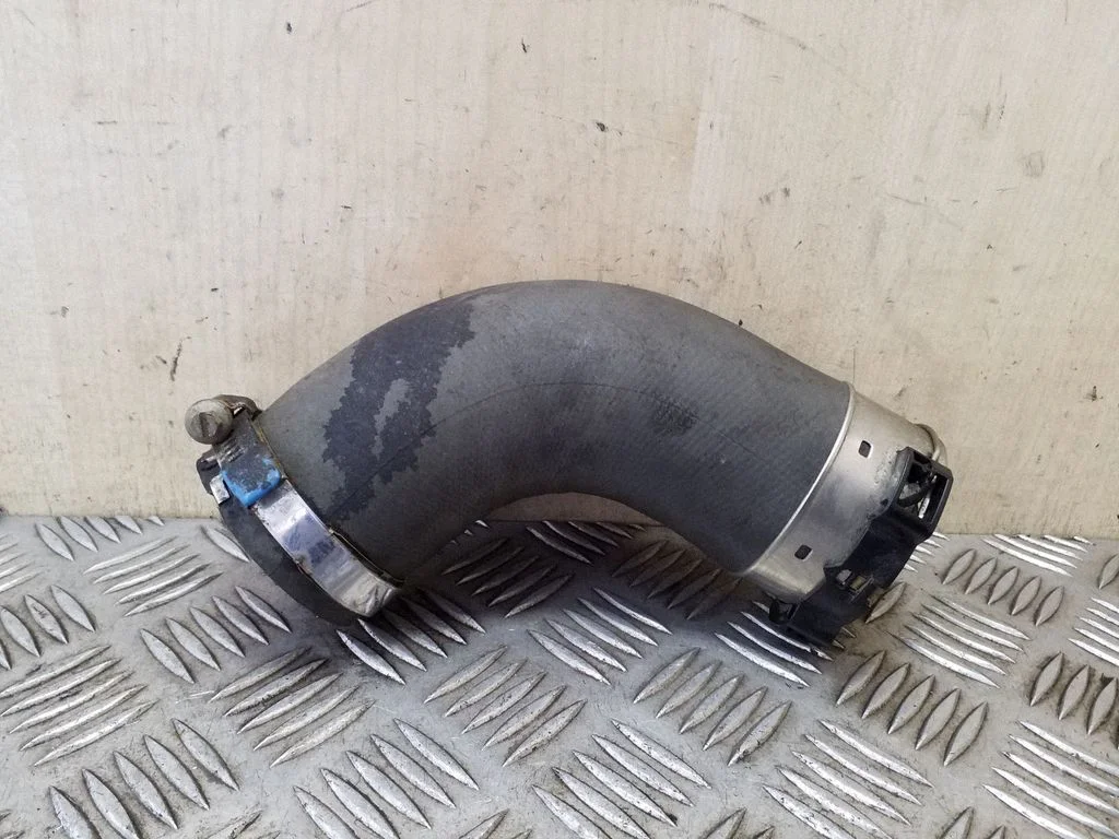 Intercooler hose/pipe