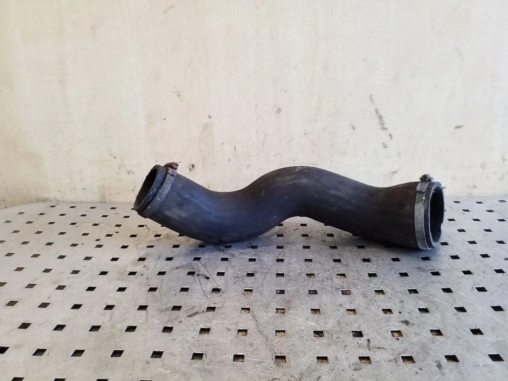 Intercooler hose/pipe