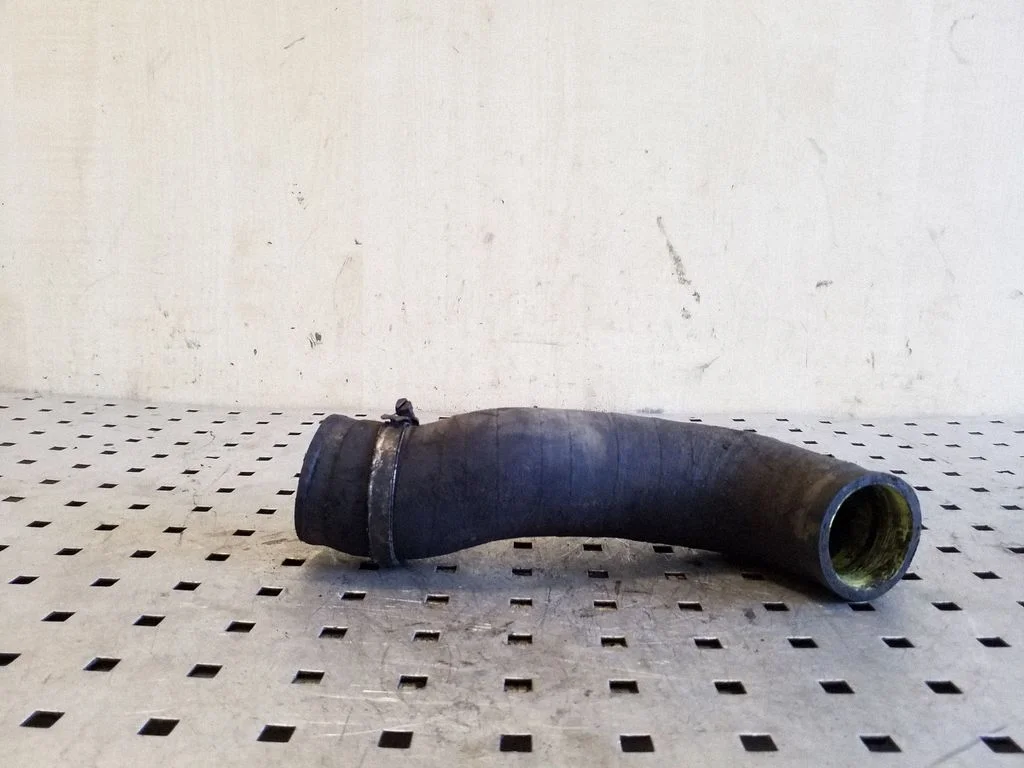 Intercooler hose/pipe