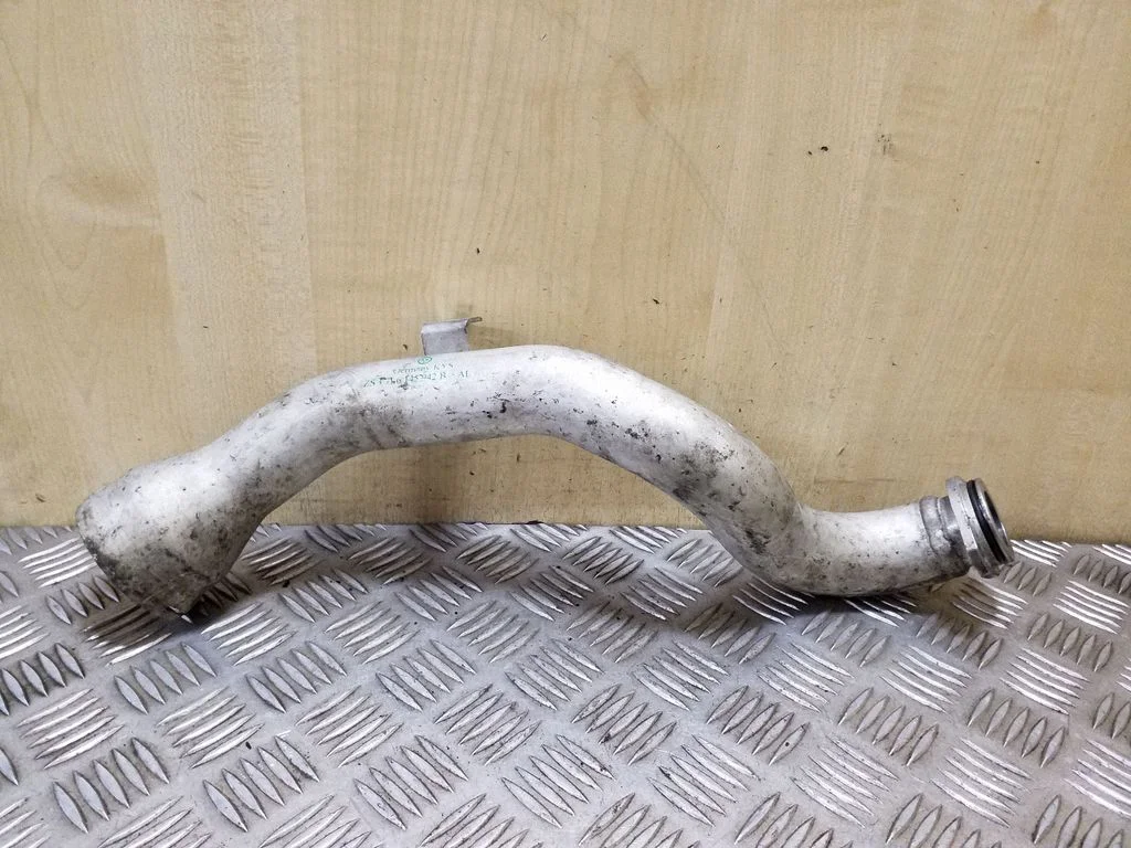 Wąż / rura intercoolera 7L6145942B