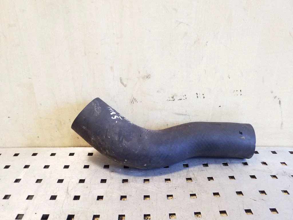 Intercooler hose/pipe 040124