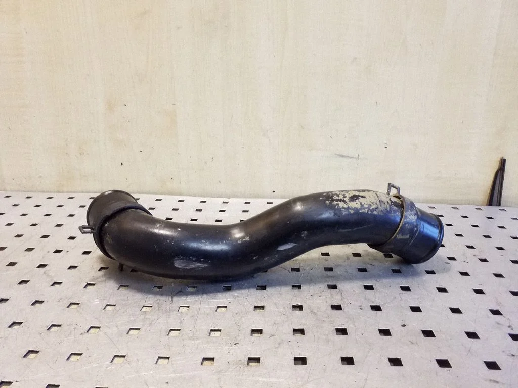 Intercooler hose/pipe