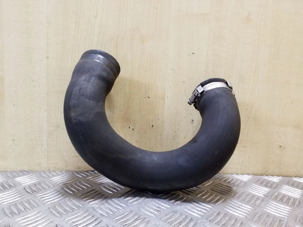 Intercooler hose/pipe
