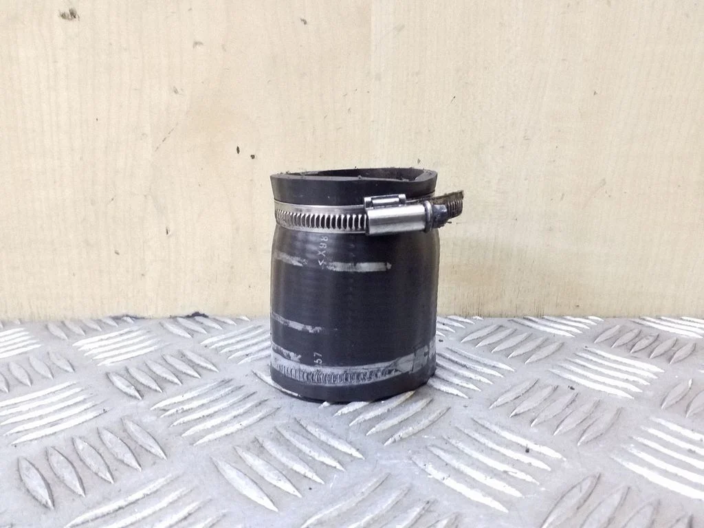 Intercooler hose/pipe