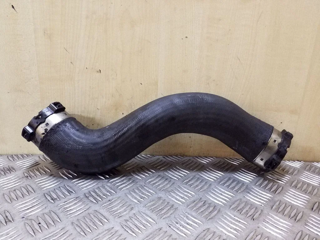 Intercooler hose/pipe