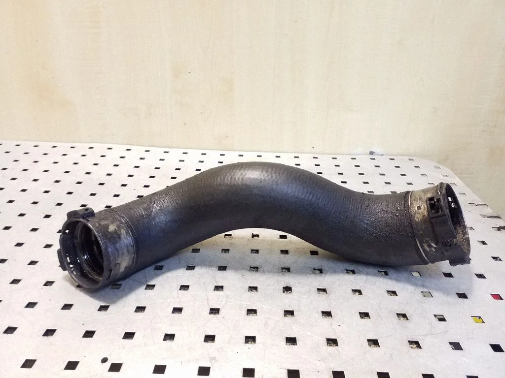 Intercooler hose/pipe