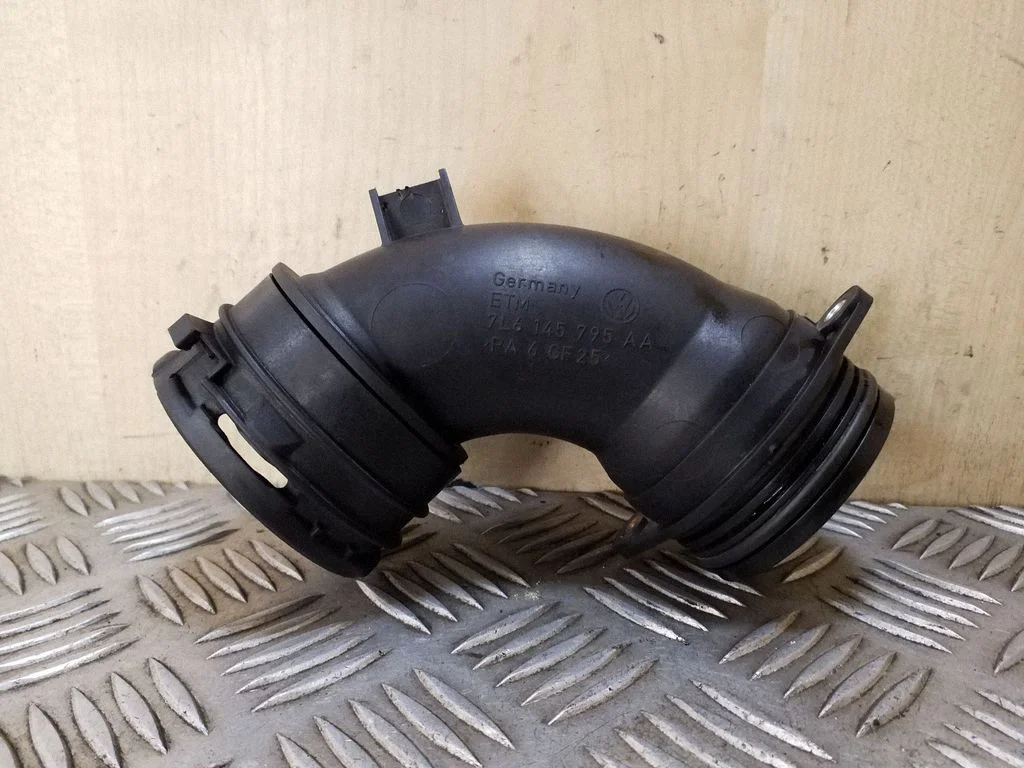 Wąż / rura intercoolera 7L6145795AA