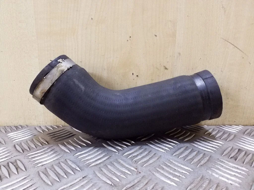 Intercooler hose/pipe