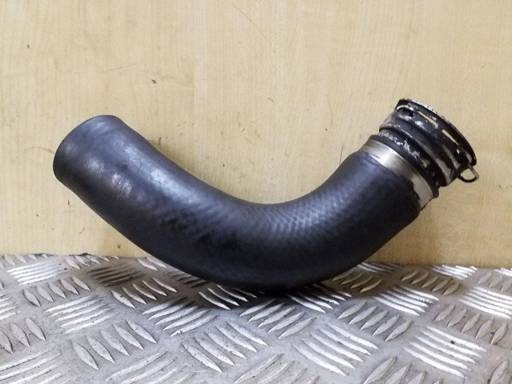 Intercooler hose/pipe