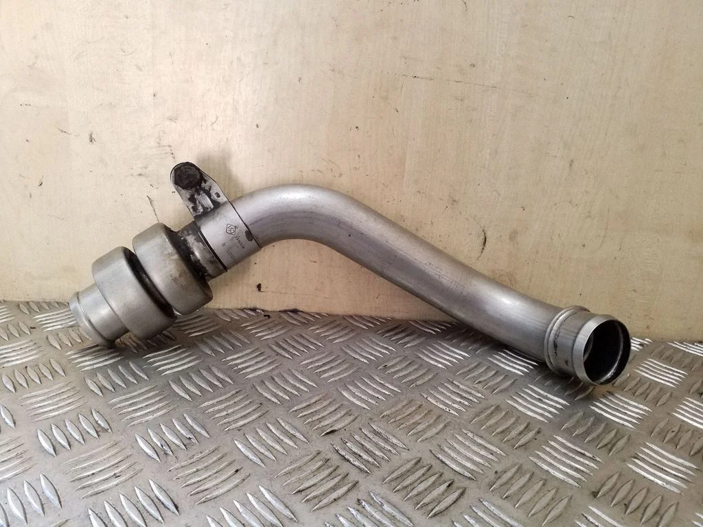 Wąż / rura intercoolera 8200185556A