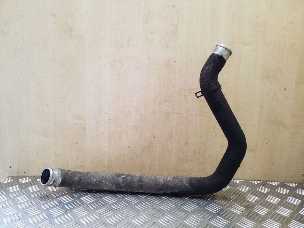 Intercooler hose/pipe