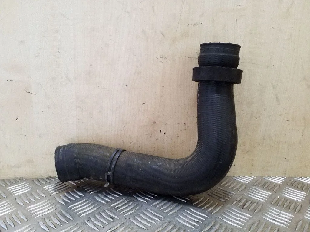Intercooler hose/pipe 7M3145828