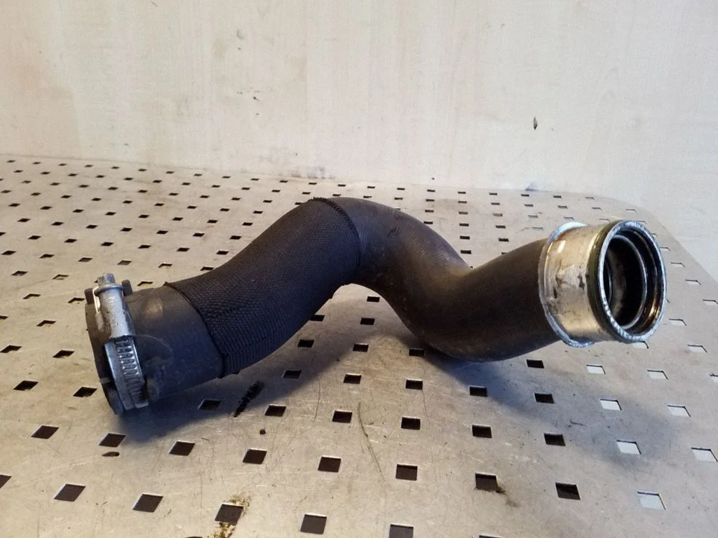 Wąż / rura intercoolera 7L6145738A