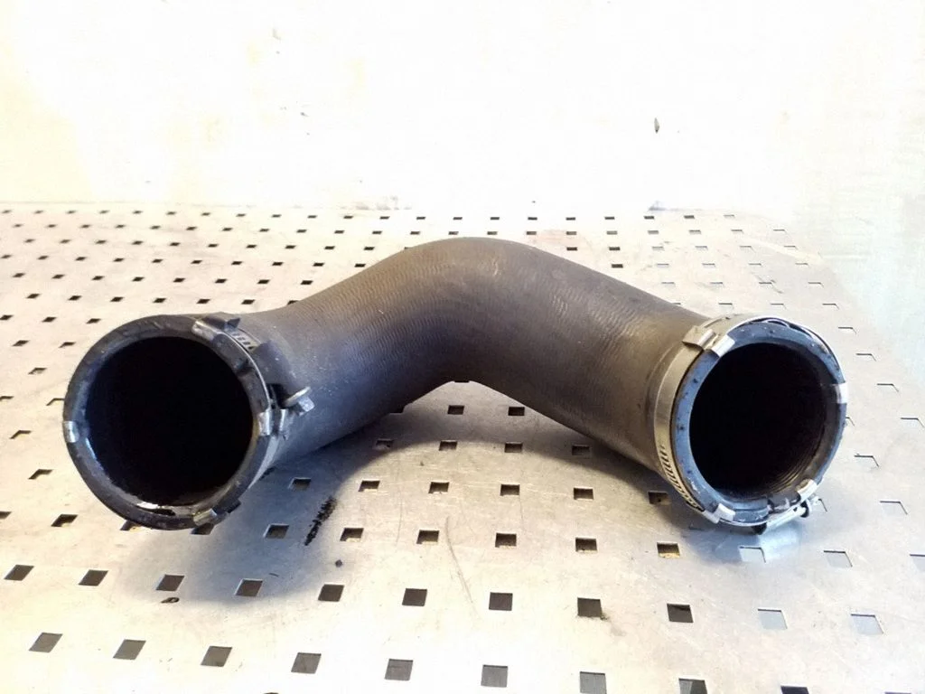 Wąż / rura intercoolera 7L6145972E
