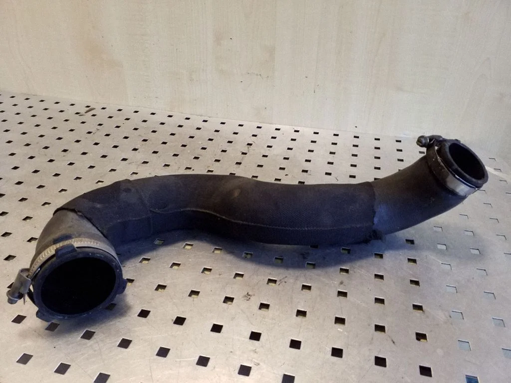 Intercooler hose/pipe