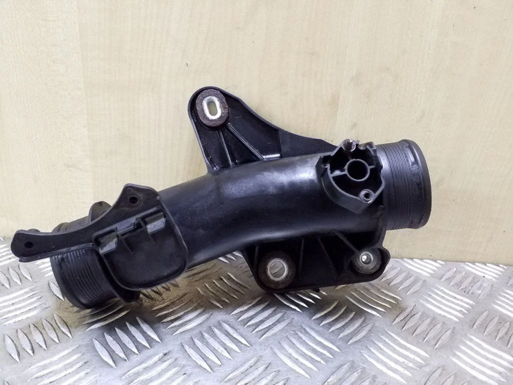 Wąż / rura intercoolera 8K0145673E