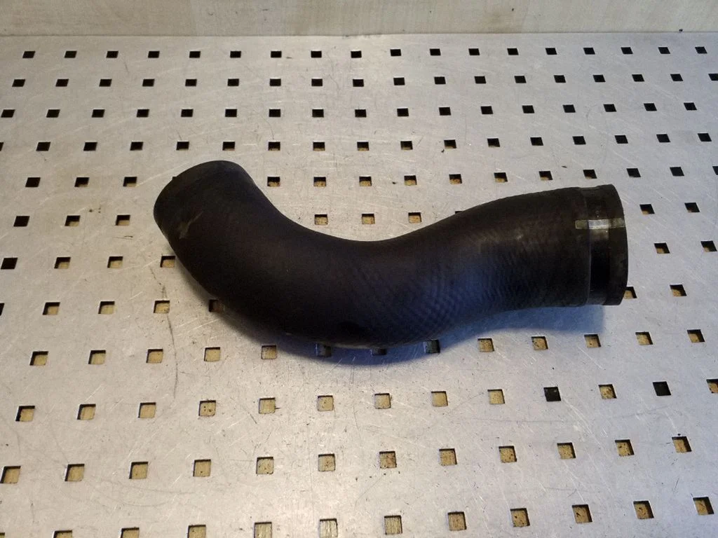 Intercooler hose/pipe
