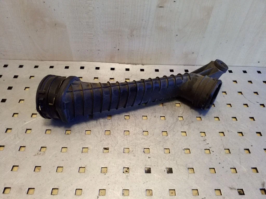 Intercooler hose/pipe 1J0145762BG