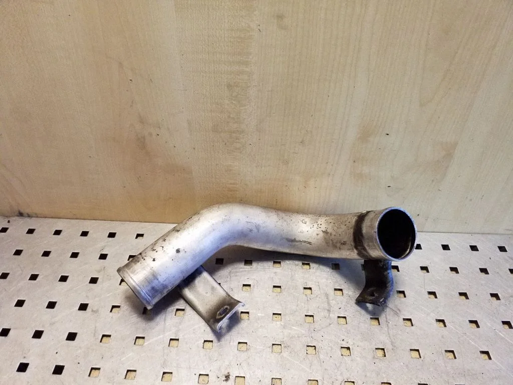 Intercooler hose/pipe