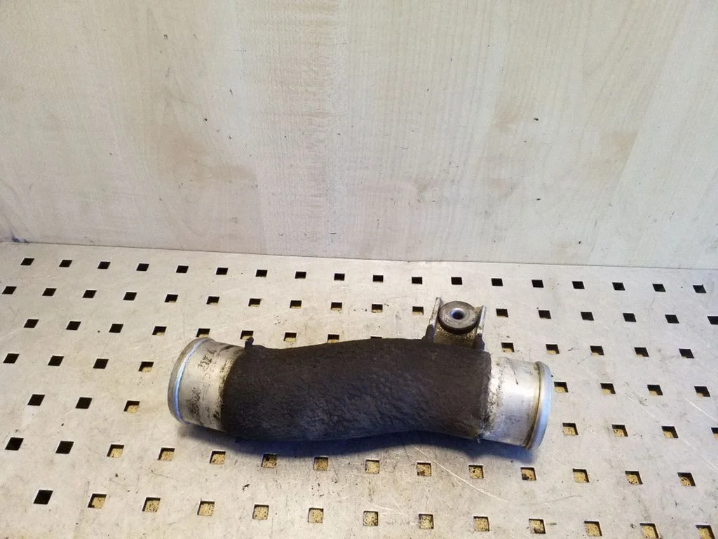 Intercooler hose/pipe