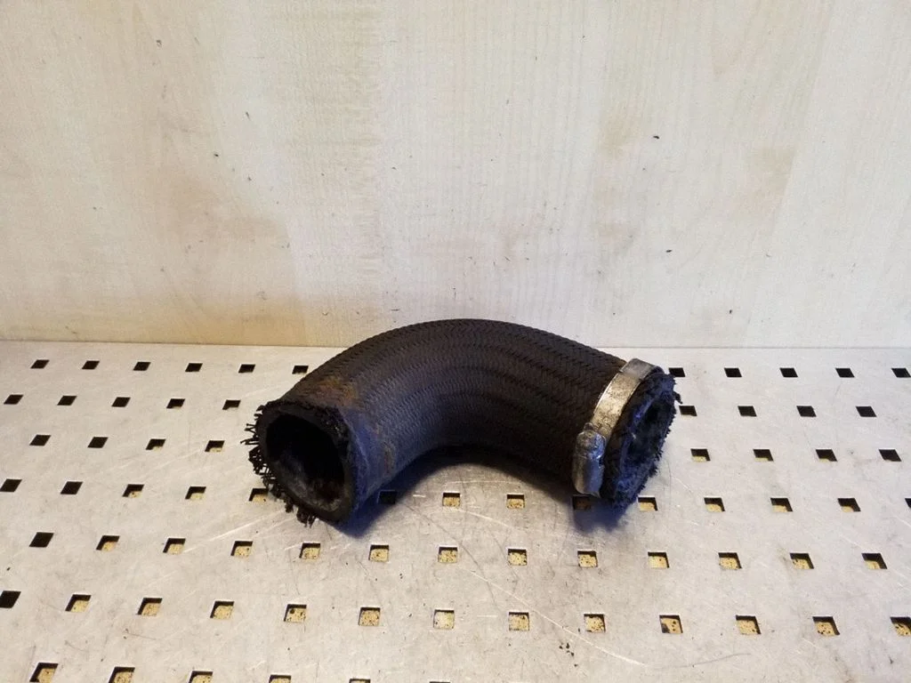 Intercooler hose/pipe