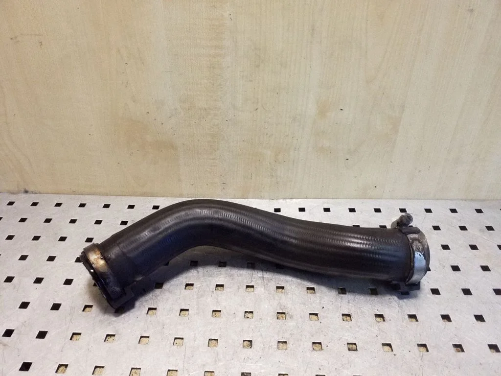 Intercooler hose/pipe