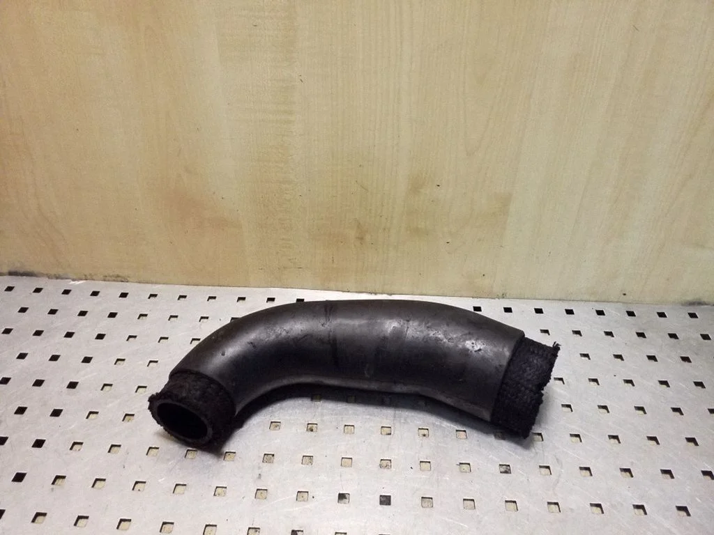 Intercooler hose/pipe